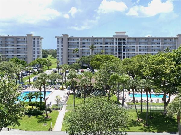 Palm-Aire Country Club 2, 2671 S Course Dr #602, Pompano Beach, Florida 33069, image 1