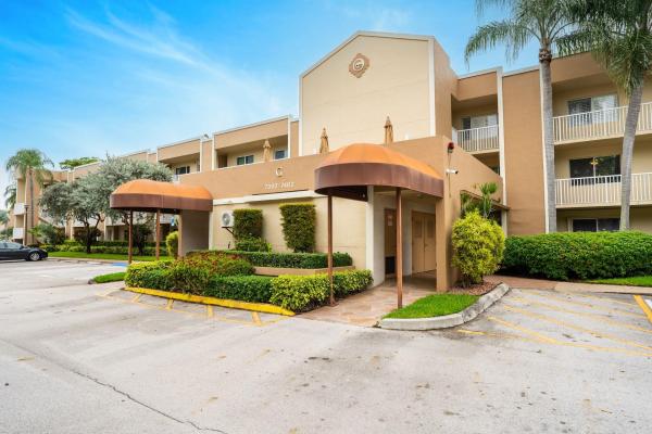 Devon, 7428 N Devon Dr #207, Tamarac, Florida 33321, image 1