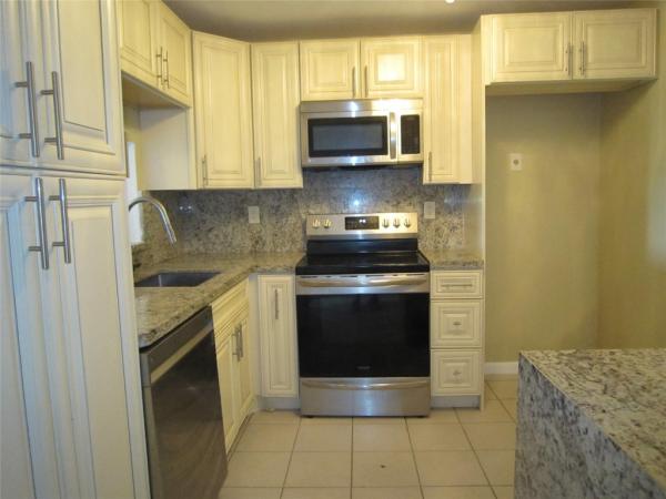 Concord Village, 6401 N University Dr #324, Tamarac, Florida 33321, image 2