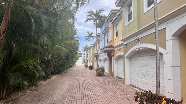 Villa Escondida, 3012 NE 5th Ter #4, Wilton Manors, Florida 33334, image 1