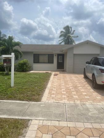 Kendall Lake, 372 NW 19th Ct, Pompano Beach, Florida 33060, image 1