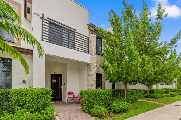 Las Ramblas At Via Ventura, 21453 NE 3rd Pl, Ives Estates, Florida 33179, image 1