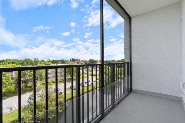 Village Square, 7521 NW 16th St #4510, Plantation, Florida 33313, image 1