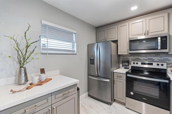 Village Square, 7521 NW 16th St #4510, Plantation, Florida 33313, image 2