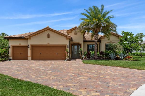 Ancient Tree, 11625 Sally Ann Dr, Palm Beach Gardens, Florida 33412, image 1