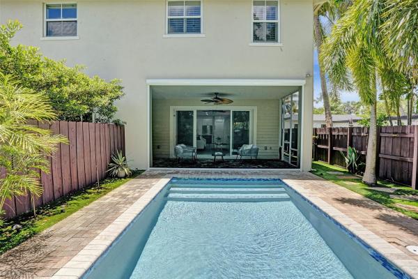 Pinewood Place, 517 SW 9th St #A, Fort Lauderdale, Florida 33315, image 1