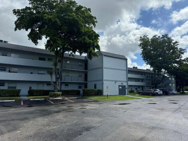 Sands Point, 8401 Lagos De Campo Blvd #208, Tamarac, Florida 33321, image 1