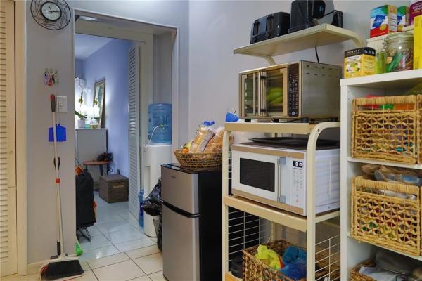 Colonial House, 1100 Atlantic Shores Blvd #304, Hallandale Beach, Florida 33009, image 3