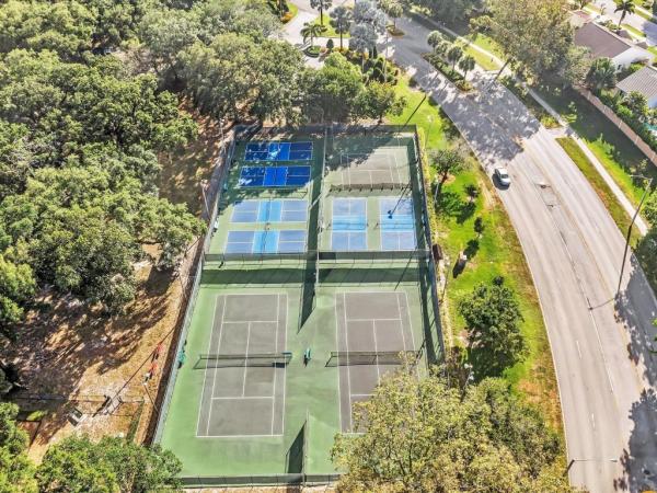 Evergreen Of Pine Island Ridge, 9441 Evergreen Pl #205, Davie, Florida 33324, image 1