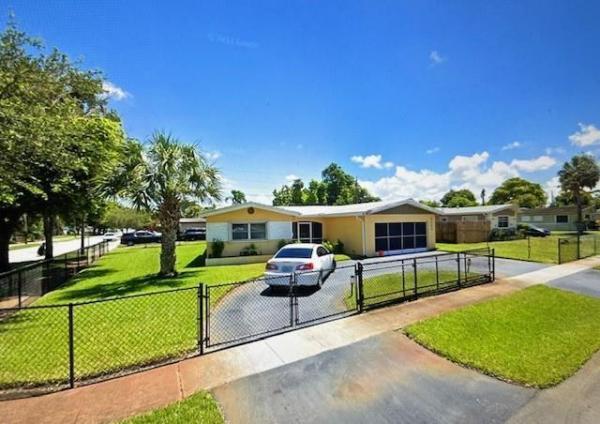 Academy Award, 3500 NW 7th Ct, Lauderhill, Florida 33311, image 1