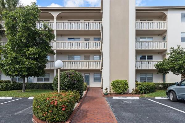 Bermuda Village, 1901 Bermuda Cir #D4, Coconut Creek, Florida 33066, image 1