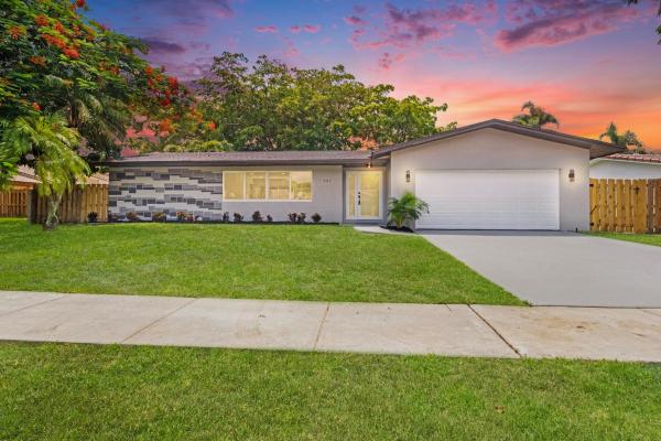 Plantation Hills, 791 W Plantation Cir, Plantation, Florida 33324, image 1