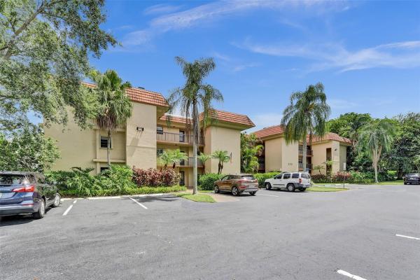 Coronado At Jacaranda, 200 Jacaranda Country Club Dr #2c, Fort Lauderdale, Florida 33324, image 1