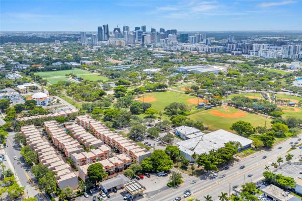 Victoria Park Place, 1404 NE 9th St, Fort Lauderdale, Florida 33304, image 2