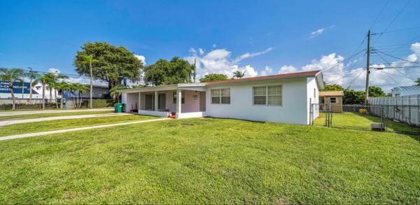 Lakeview Manors, 8871 SW 42nd St, Olympia Heights, Florida 33165, image 1