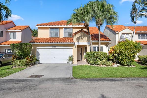 L'Etoile At Emerald Pointe, 3265 N 36th Ave, Hollywood, Florida 33021, image 1