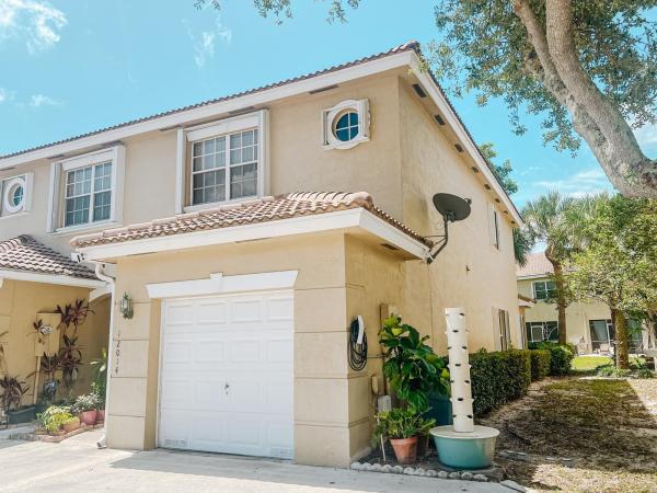 Pelican Pointe, 12014 SW 2nd St., Pembroke Pines, Florida 33025, image 1