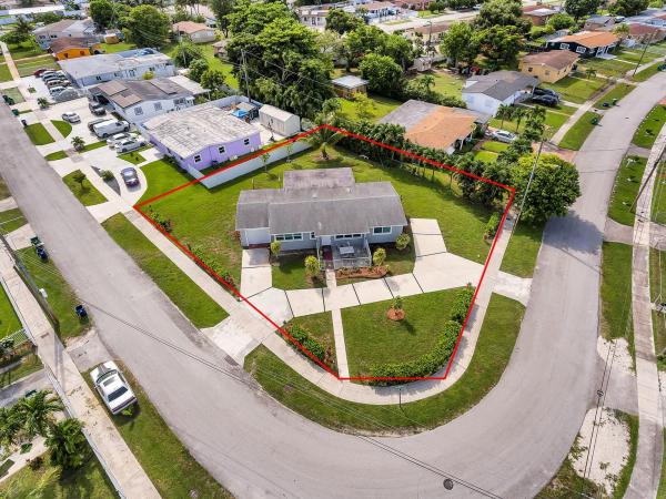 Carol City Gardens, 3925 NW 196th St, Miami Gardens, Florida 33055, image 1