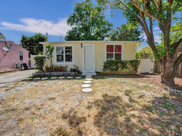 Tropical Terrace, 7862 Overlook Rd, Lantana, Florida 33462, image 1