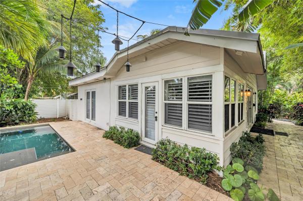 Victoria Courts, 731 NE 17th Ave, Fort Lauderdale, Florida 33304, image 1