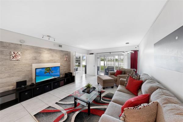 Palm-Aire Country Club 1, 2751 N Palm Aire Dr #102, Pompano Beach, Florida 33069, image 1
