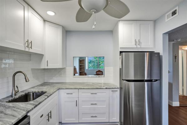 Royal Park Gardens 2, 6670 Royal Palm Blvd #112, Margate, Florida 33063, image 1
