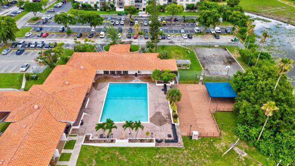 The Manors Of Inverrary, 4164 Inverrary Dr #607, Lauderhill, Florida 33319, image 1