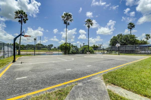 The Manors Of Inverrary, 4164 Inverrary Dr #607, Lauderhill, Florida 33319, image 2