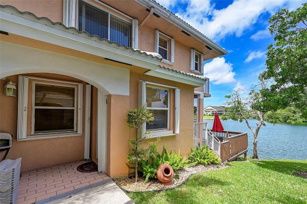 Sartori Lake, 3291 NW 44th St #5, Fort Lauderdale, Florida 33309, image 1