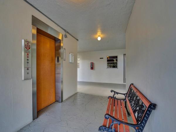 Poinciana Place Of Pine Island Ridge, 9420 Poinciana Pl #309, Davie, Florida 33324, image 2