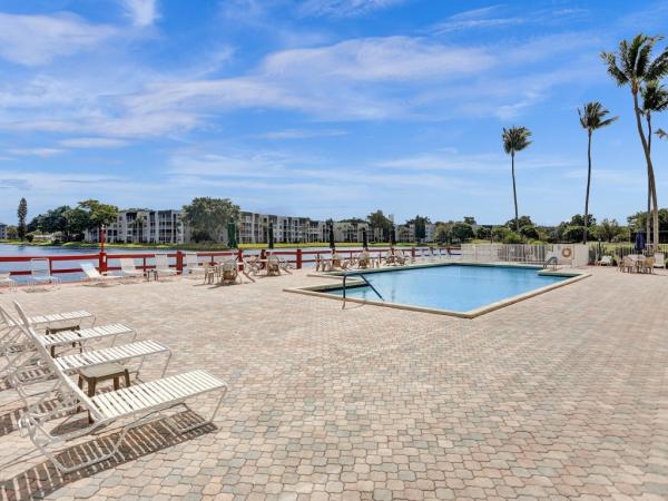 Poinciana Place Of Pine Island Ridge, 9420 Poinciana Pl #309, Davie, Florida 33324, image 3