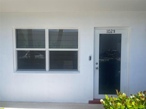 Lighthouse Point Gardens South, 2050 NE 39th St #S102, Lighthouse Point, Florida 33064, image 1
