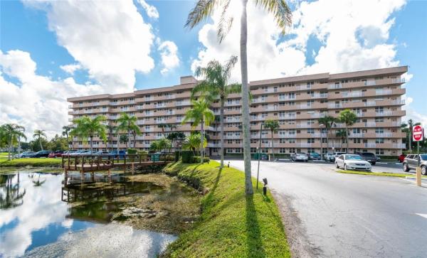 Coronado At Jacaranda, 250 Jacaranda Dr #104, Plantation, Florida 33324, image 1