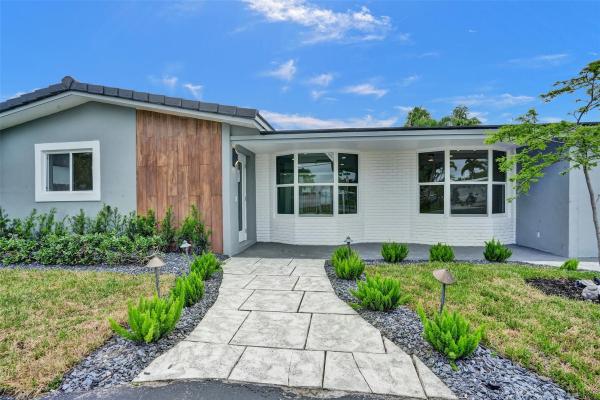 Cypress Park, 1001 SE 2nd Ave, Pompano Beach, Florida 33060, image 1