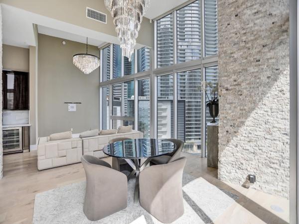 Icon Brickell Tower 1, 465 Brickell Ave #1401, Miami, Florida 33131, image 2