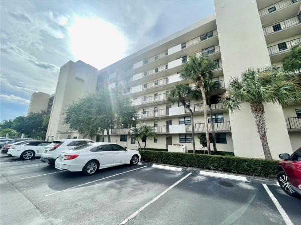 The Palms Of Deer Creek, 2400 Deer Creek Country Club Blvd #103, Deerfield Beach, Florida 33442, image 1