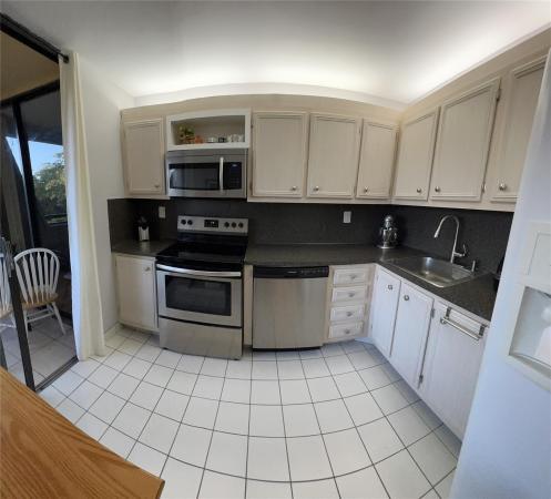 Cedar Glenn, 671 NE 195th St #414E, Ives Estates, Florida 33179, image 1