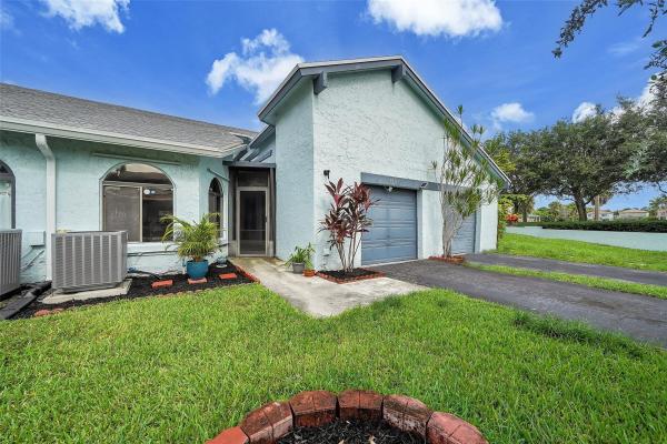 Spring Lake Villas, 8307 NW 100th Dr #8307, Tamarac, Florida 33321, image 1