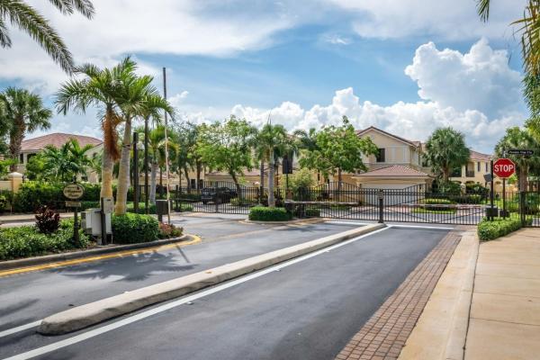 Mariposa Pointe, 1548 Passion Vine Cir #25-3, Weston, Florida 33326, image 2