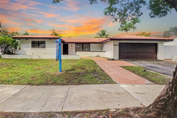 Miami Lakes Residential, 14110 Lake Candlewood Ct, Miami Lakes, Florida 33014, image 1