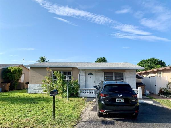 Crystal Lake Golf Villas, 1280 NW 46th St, Deerfield Beach, Florida 33064, image 1