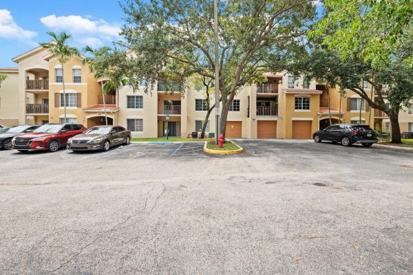 Emerald Isle At Laguna Lakes, 4151 San Marino Blvd #302, West Palm Beach, Florida 33409, image 1
