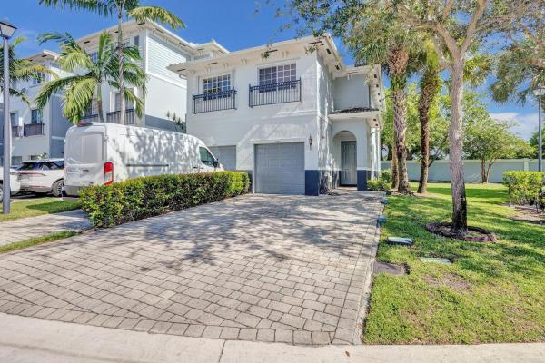 Georgetown, 3579 NW 14th Ct #3579, Fort Lauderdale, Florida 33311, image 1