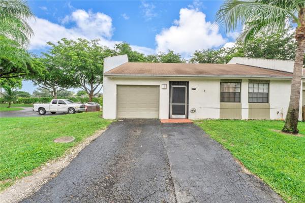 Villa Verde, 4990 NW 9th Way #4990, Deerfield Beach, Florida 33064, image 1