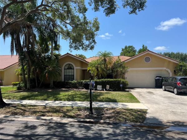 The Oaks 2 At Country Isles, 1624 Newport Ln, Weston, Florida 33326, image 1