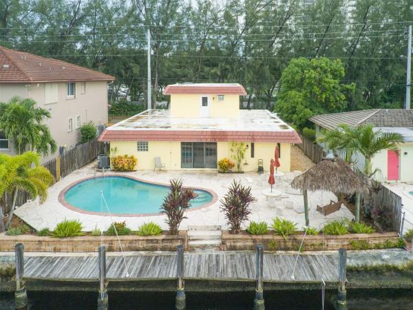 Pompano Isles, 2605 SE 15th St, Pompano Beach, Florida 33062, image 1