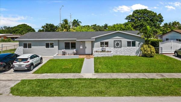 Royale Green, 5103 SW 127th Ct, Kendale Lakes, Florida 33175, image 1