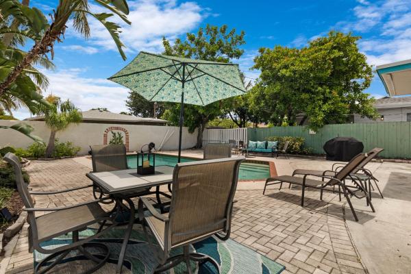 Pinehurst, 140 NE 19th Ave, Pompano Beach, Florida 33060, image 1