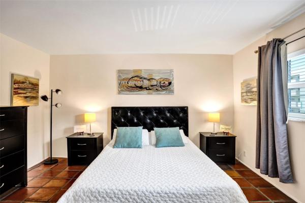 Las Olas Manor, 1212 SE 2nd Ct #201, Fort Lauderdale, Florida 33301, image 1