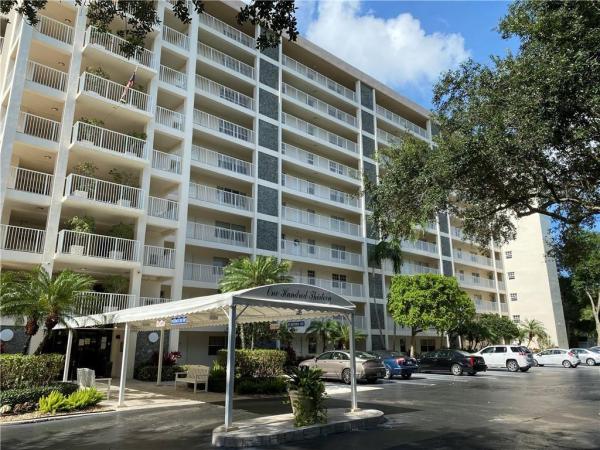 Oaks Way At Palm-Aire, 3520 Oaks Way #1001, Pompano Beach, Florida 33069, image 1